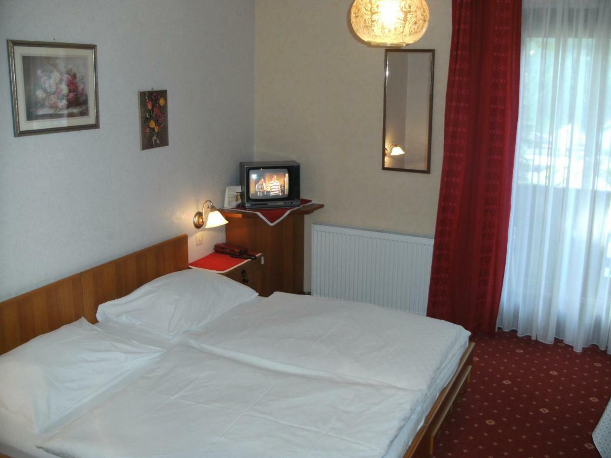 Berghof Hotel Gaming Bagian luar foto