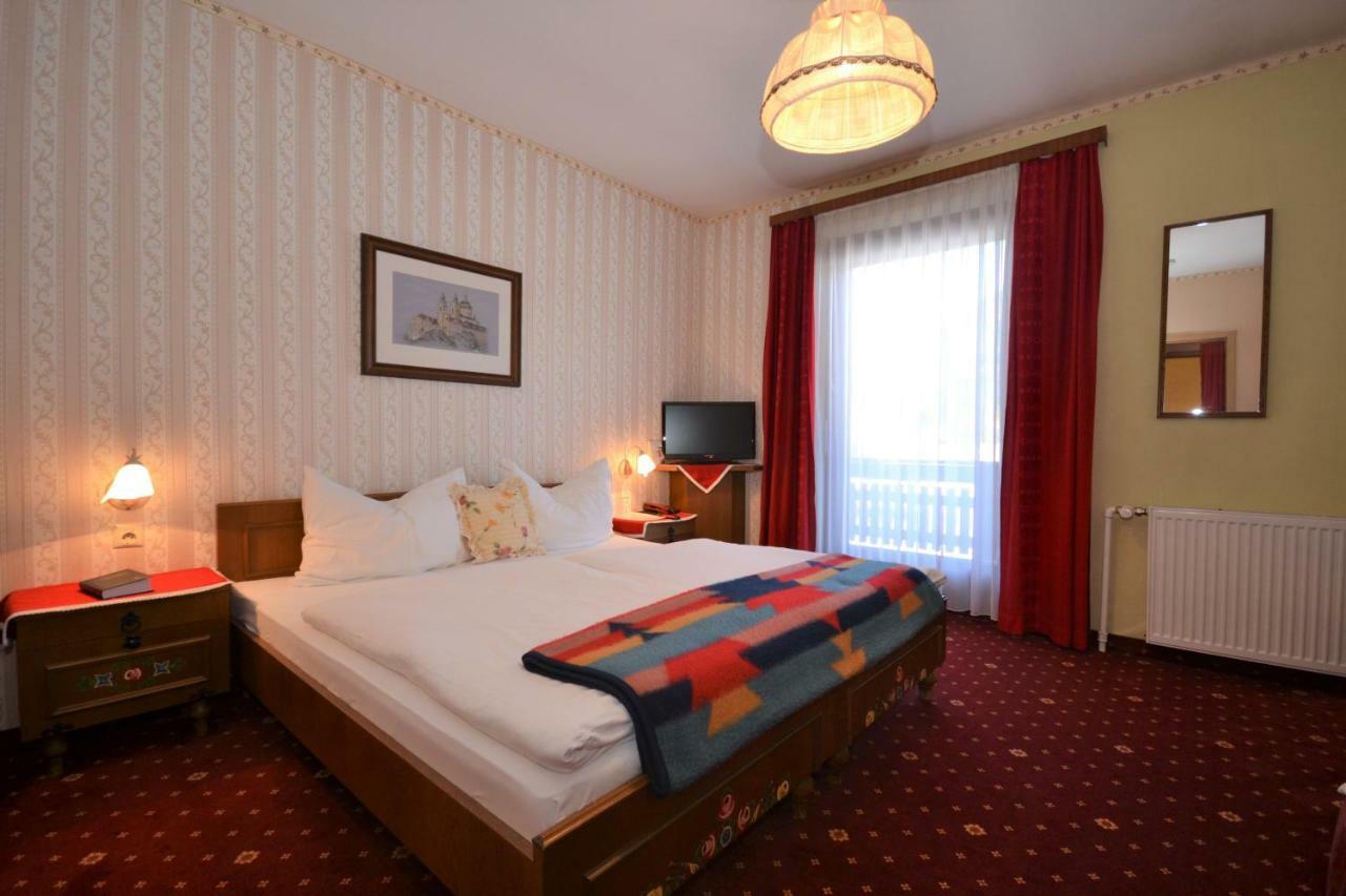 Berghof Hotel Gaming Bagian luar foto
